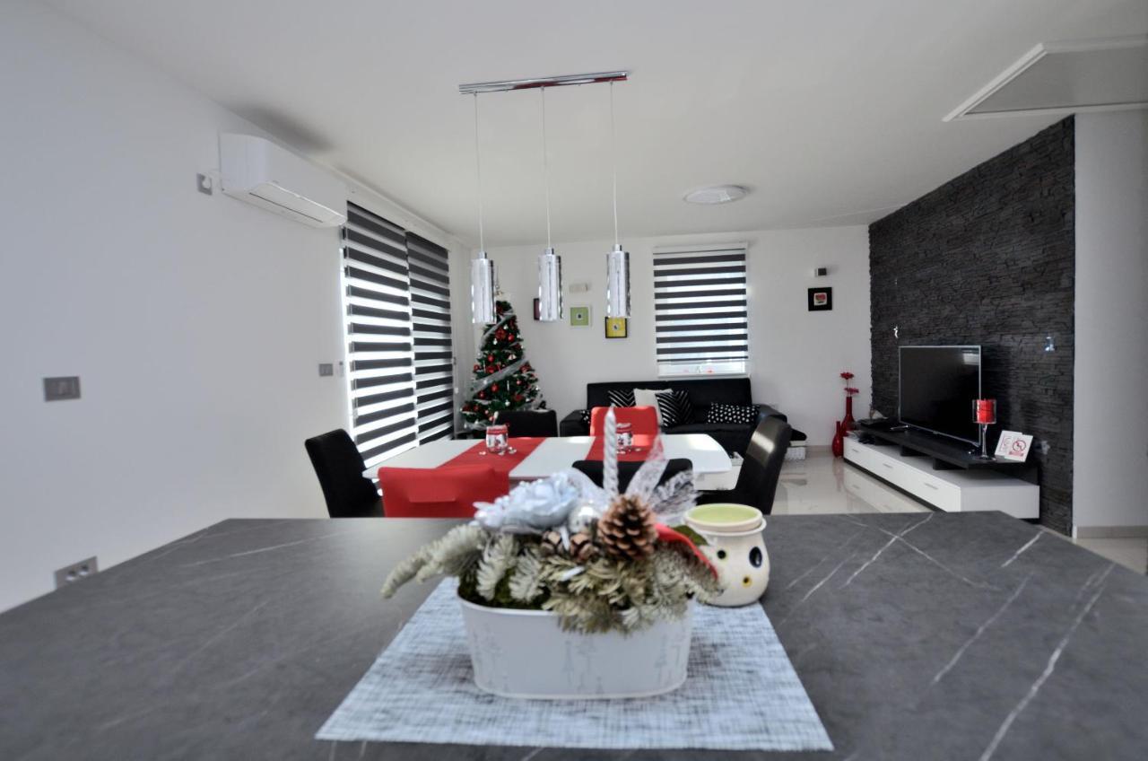 Apartments Golden Hour Jurdani المظهر الخارجي الصورة
